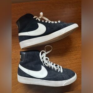 Nike Blazer Mid 77 women’s sneaker size 7.5